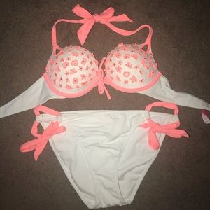 Victoria’s Secret push up bikini